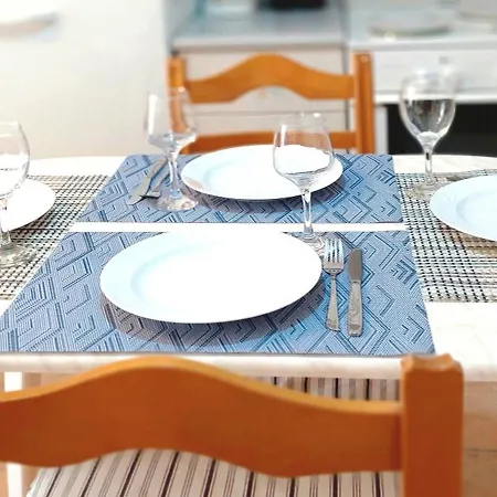 Avra's In هانيوتي
